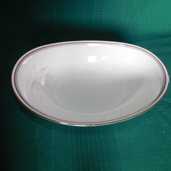 Noritake Malverne 3501 (1983) oval vegetable bowl near mint condition - Picture 2 of 5